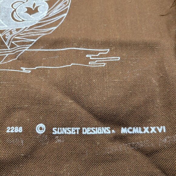 Sunset Designs Linen Fabric Embroidery Pattern Southwestern Vase Design - Picture 3 of 4